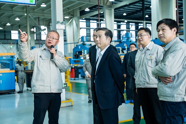 陈德荣董事长在GA黄金甲通力公司调研.jpg
